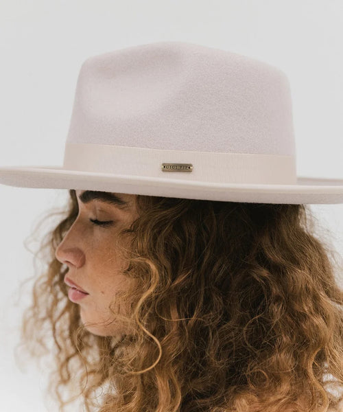Gigi Pip Monroe Rancher Ivory – ELOISE RAYE display picture 1